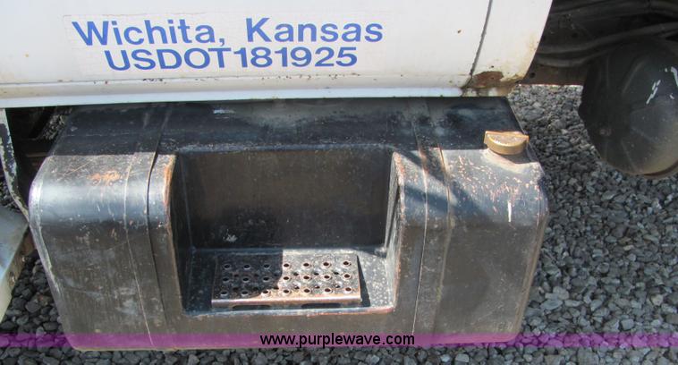 image for item 6719 1982 GMC Topkick 7000