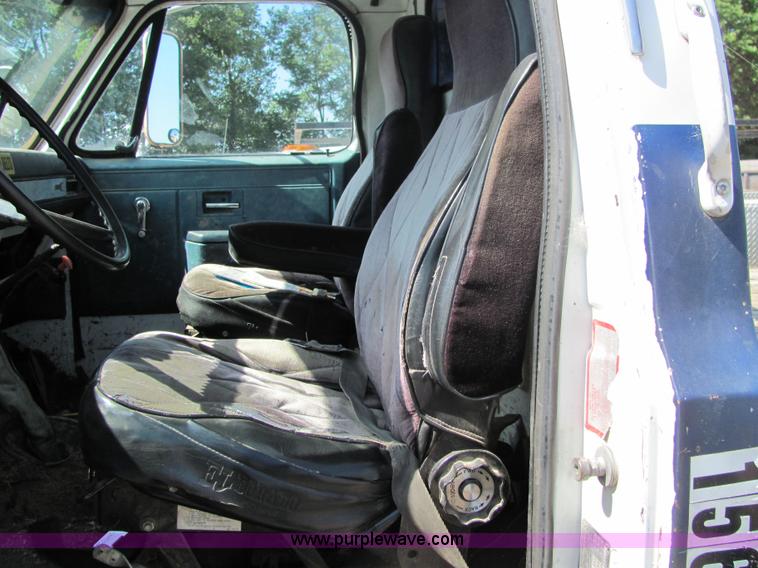 image for item 6719 1982 GMC Topkick 7000