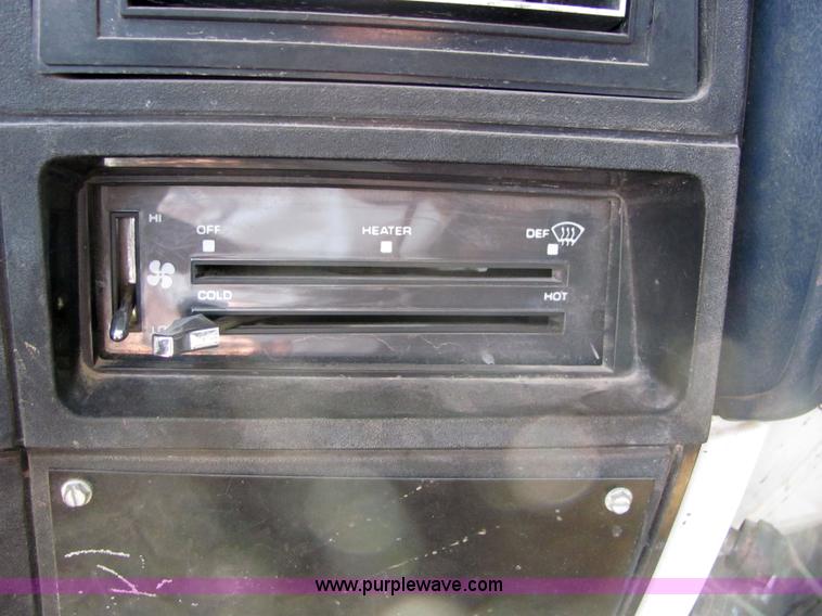 image for item 6719 1982 GMC Topkick 7000