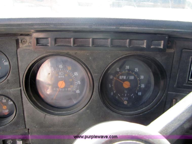 image for item 6719 1982 GMC Topkick 7000