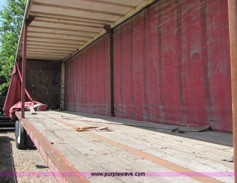 image for item 6723 1982 Dorsey 42' tandem axle curtain trailer