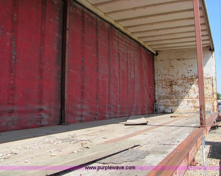 image for item 6723 1982 Dorsey 42' tandem axle curtain trailer