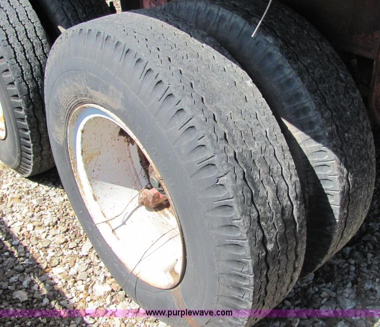 image for item 6723 1982 Dorsey 42' tandem axle curtain trailer