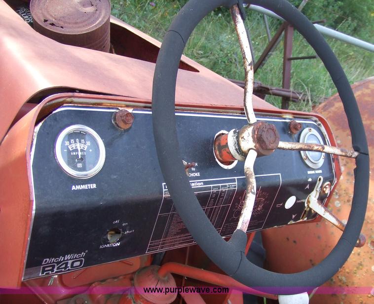 image for item 7121 1975 Ditch Witch R40 trencher