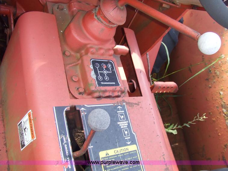 image for item 7121 1975 Ditch Witch R40 trencher