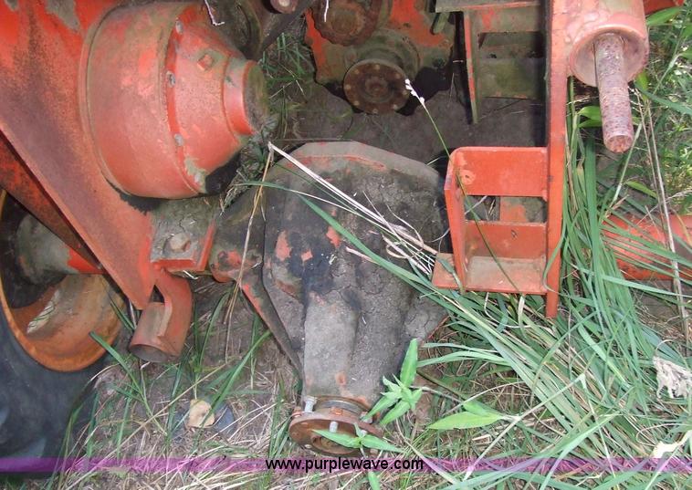 image for item 7121 1975 Ditch Witch R40 trencher