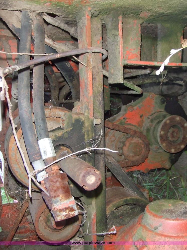 image for item 7121 1975 Ditch Witch R40 trencher