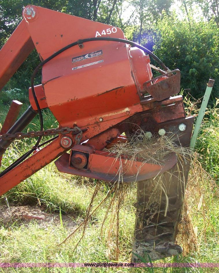 image for item 7122 1980 Ditch Witch R40 trencher