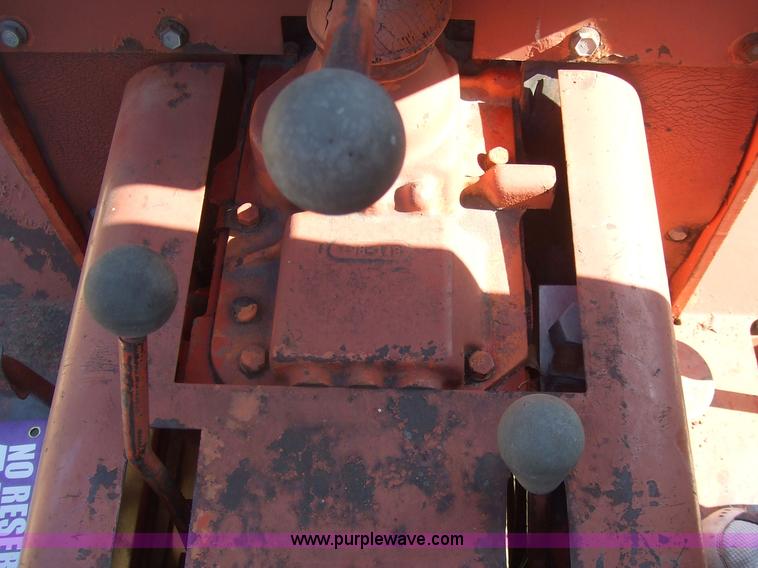 image for item 7122 1980 Ditch Witch R40 trencher