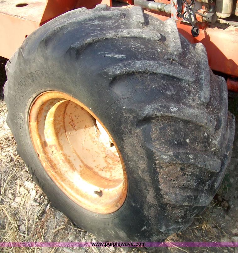 image for item 7122 1980 Ditch Witch R40 trencher