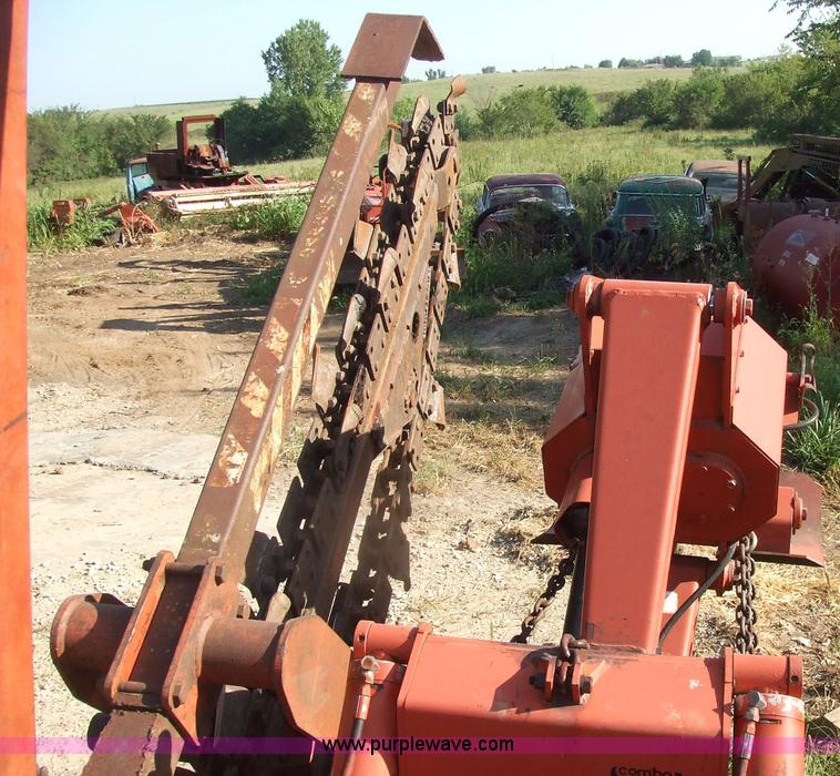 image for item 7123 1983 Ditch Witch 4010 trencher with backhoe