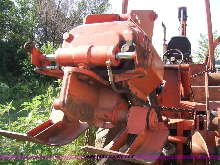 image for item 7123 1983 Ditch Witch 4010 trencher with backhoe