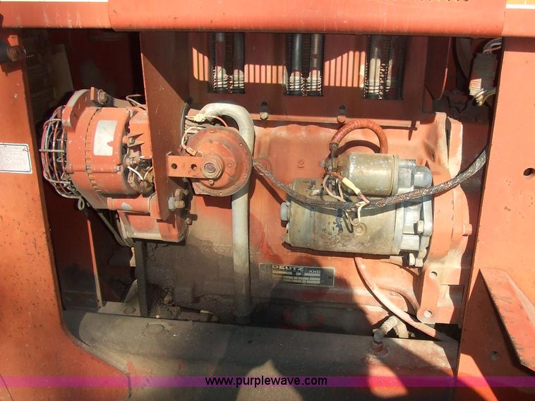 image for item 7123 1983 Ditch Witch 4010 trencher with backhoe