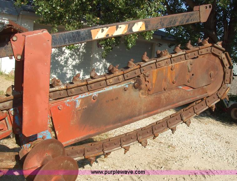 image for item 7124 1991 Ditch Witch 6510 trencher