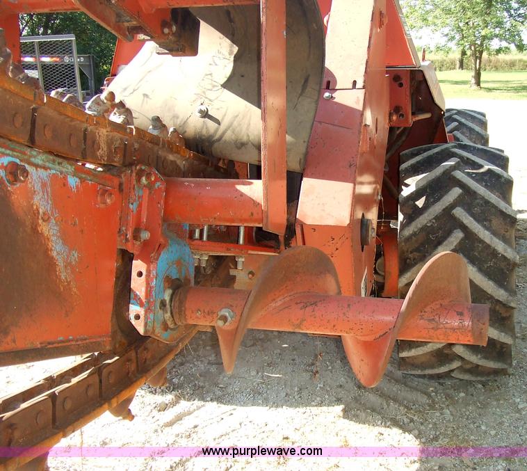 image for item 7124 1991 Ditch Witch 6510 trencher