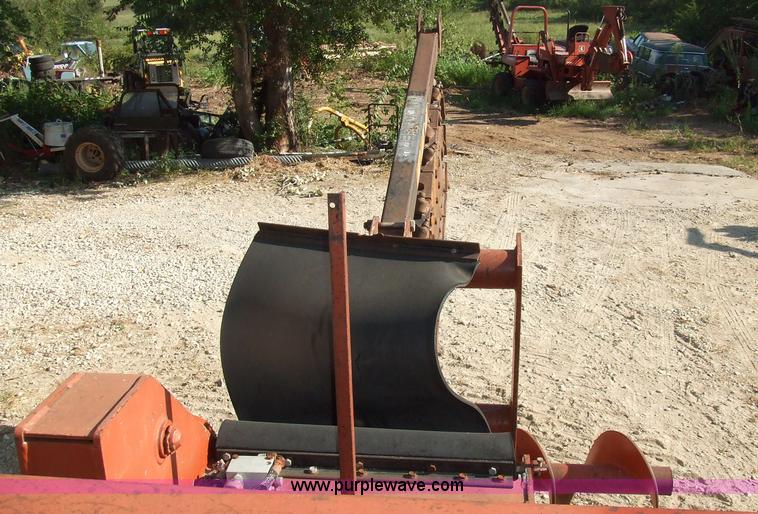 image for item 7124 1991 Ditch Witch 6510 trencher