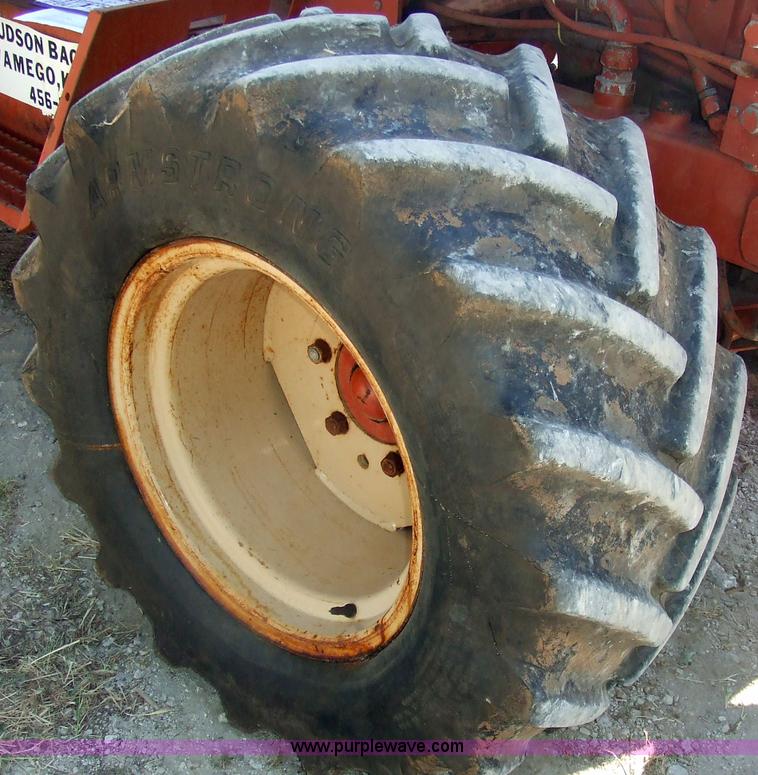 image for item 7124 1991 Ditch Witch 6510 trencher