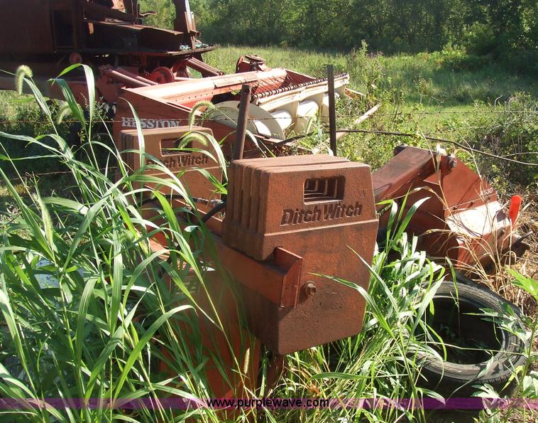 image for item 7124 1991 Ditch Witch 6510 trencher