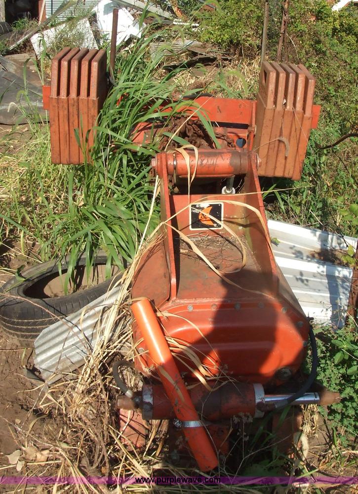 image for item 7124 1991 Ditch Witch 6510 trencher