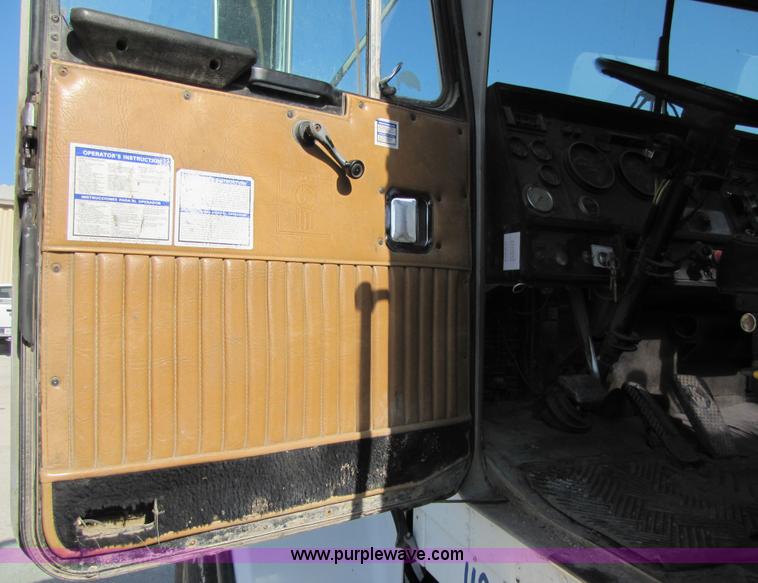 image for item 7175 1991 Kenworth W900B concrete mixer truck