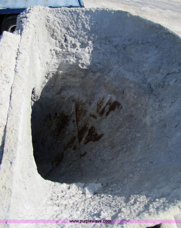 image for item 7176 1987 Volvo Autocar concrete truck