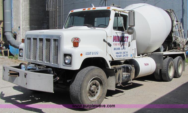 image for item 7177 1981 International 2574