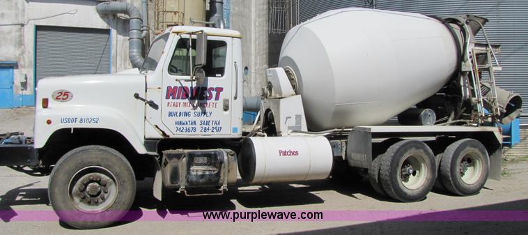 image for item 7177 1981 International 2574