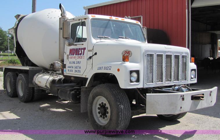 image for item 7177 1981 International 2574