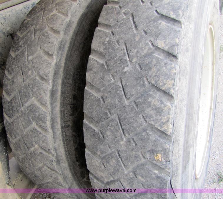 image for item 7177 1981 International 2574