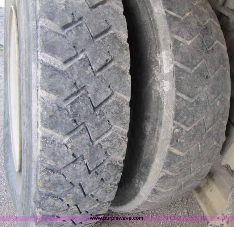 image for item 7177 1981 International 2574