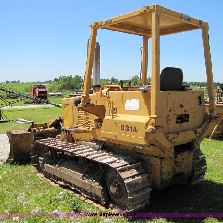 image for item 7197 1985 Komatsu D31A-17 dozer
