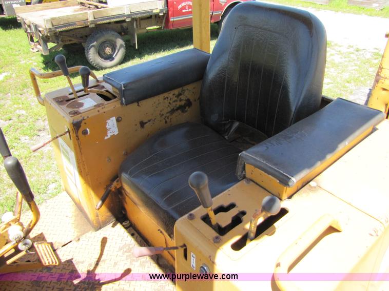 image for item 7197 1985 Komatsu D31A-17 dozer