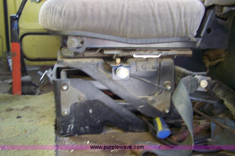 image for item 8259 1971 Ford F8000 truck