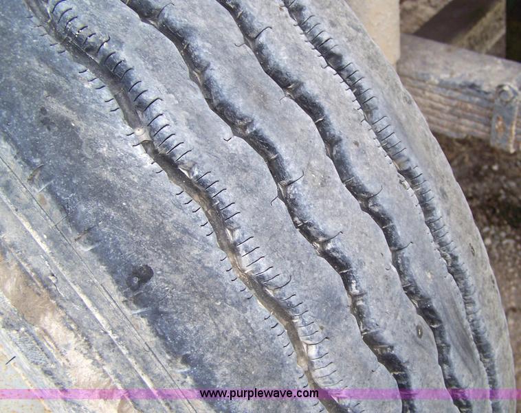 image for item 8260 1995 Volvo Conventional WG dump truck