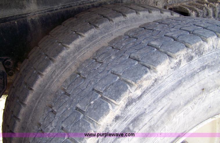 image for item 8260 1995 Volvo Conventional WG dump truck