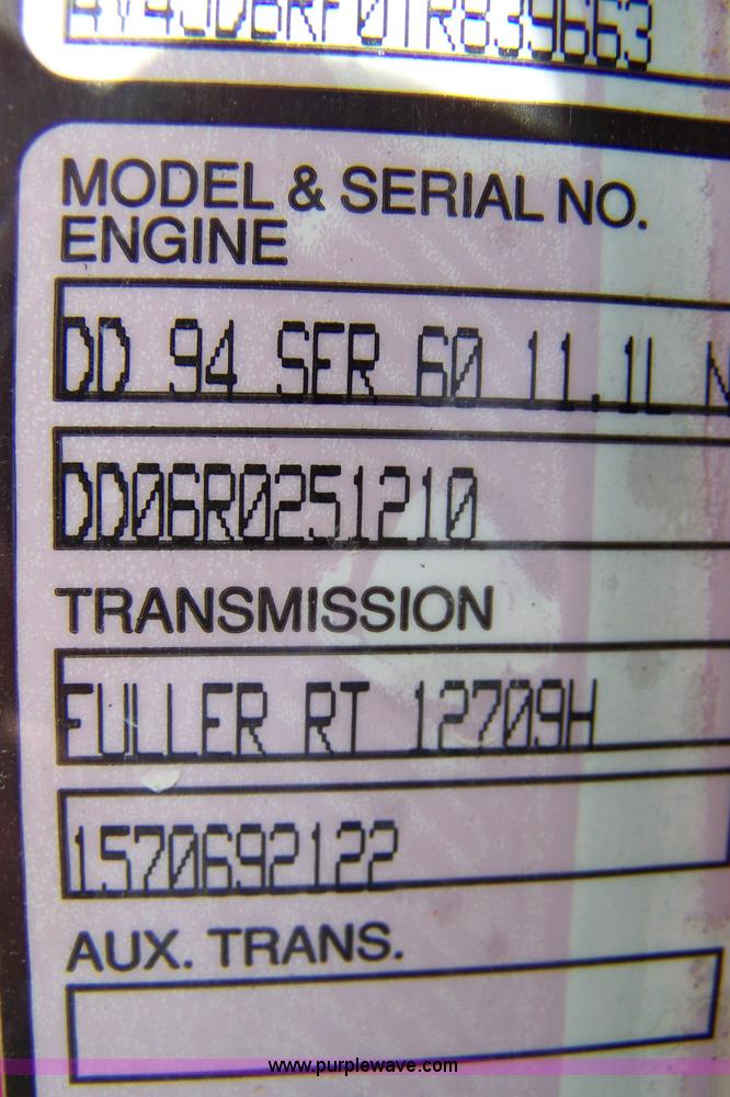 image for item 8260 1995 Volvo Conventional WG dump truck