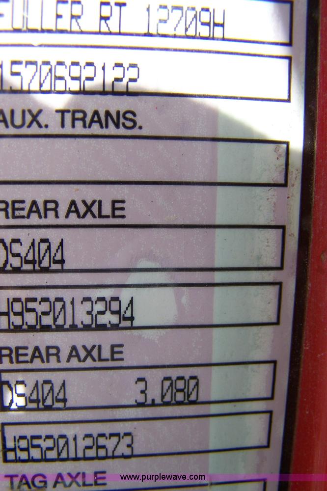 image for item 8260 1995 Volvo Conventional WG dump truck