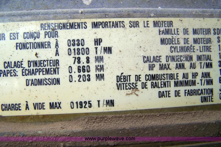 image for item 8260 1995 Volvo Conventional WG dump truck