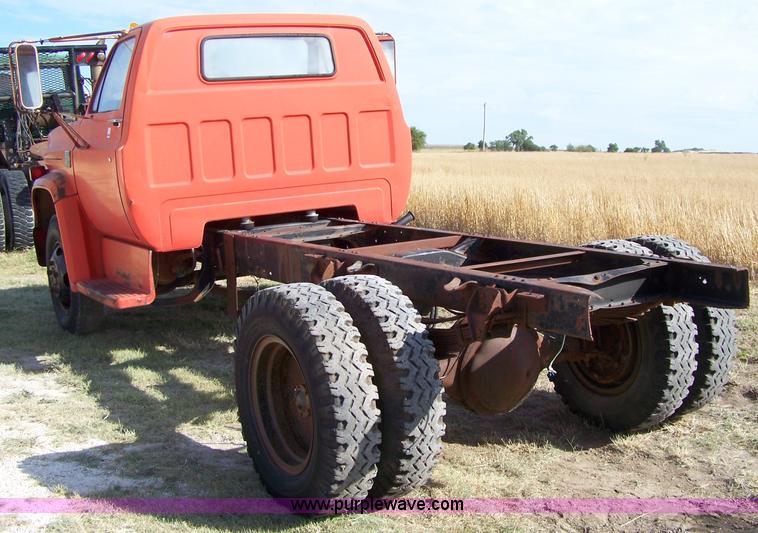 image for item 8265 1975 Chevrolet C60 truck