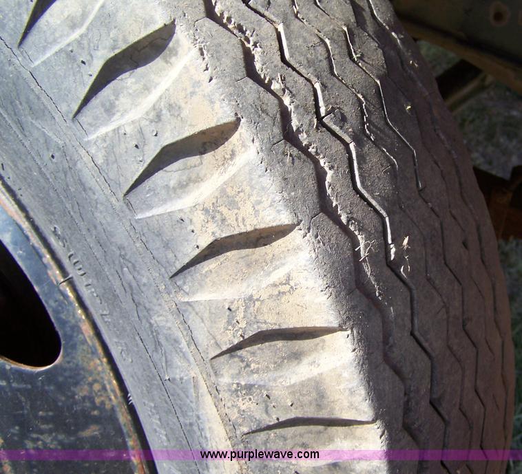 image for item 8265 1975 Chevrolet C60 truck