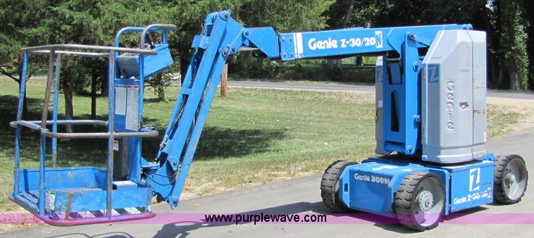 image for item 9007 1997 Genie Z-30/20 boom lift