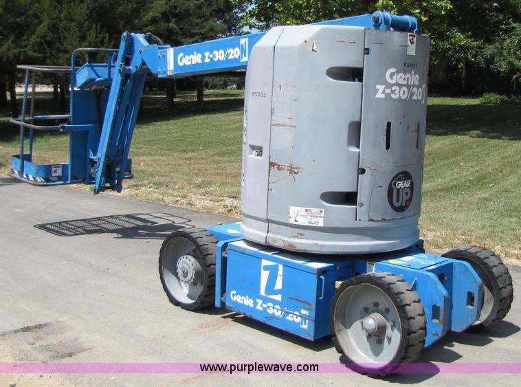 image for item 9007 1997 Genie Z-30/20 boom lift