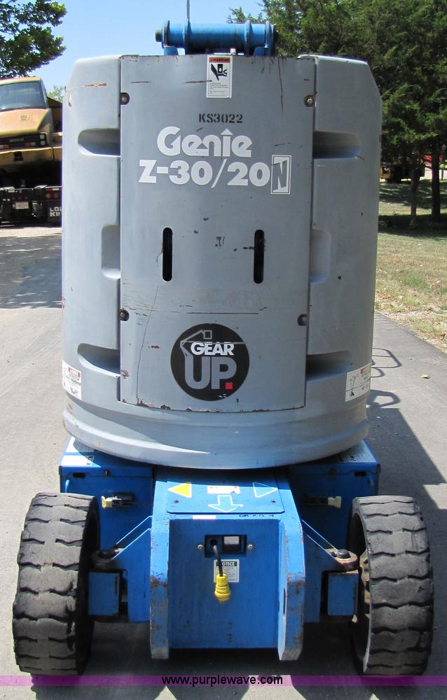 image for item 9007 1997 Genie Z-30/20 boom lift
