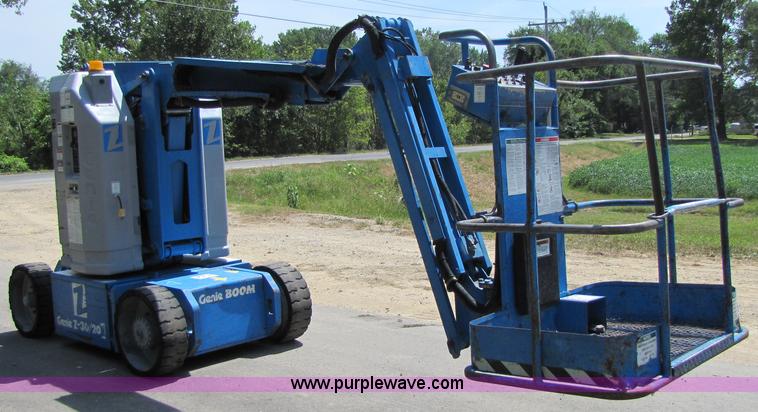 image for item 9007 1997 Genie Z-30/20 boom lift