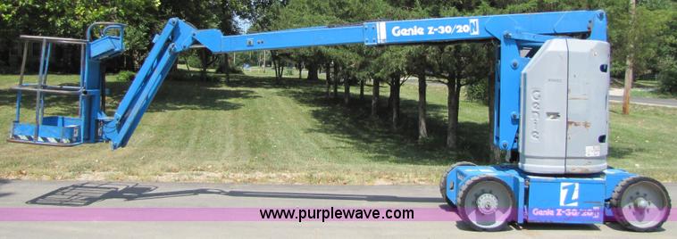 image for item 9007 1997 Genie Z-30/20 boom lift