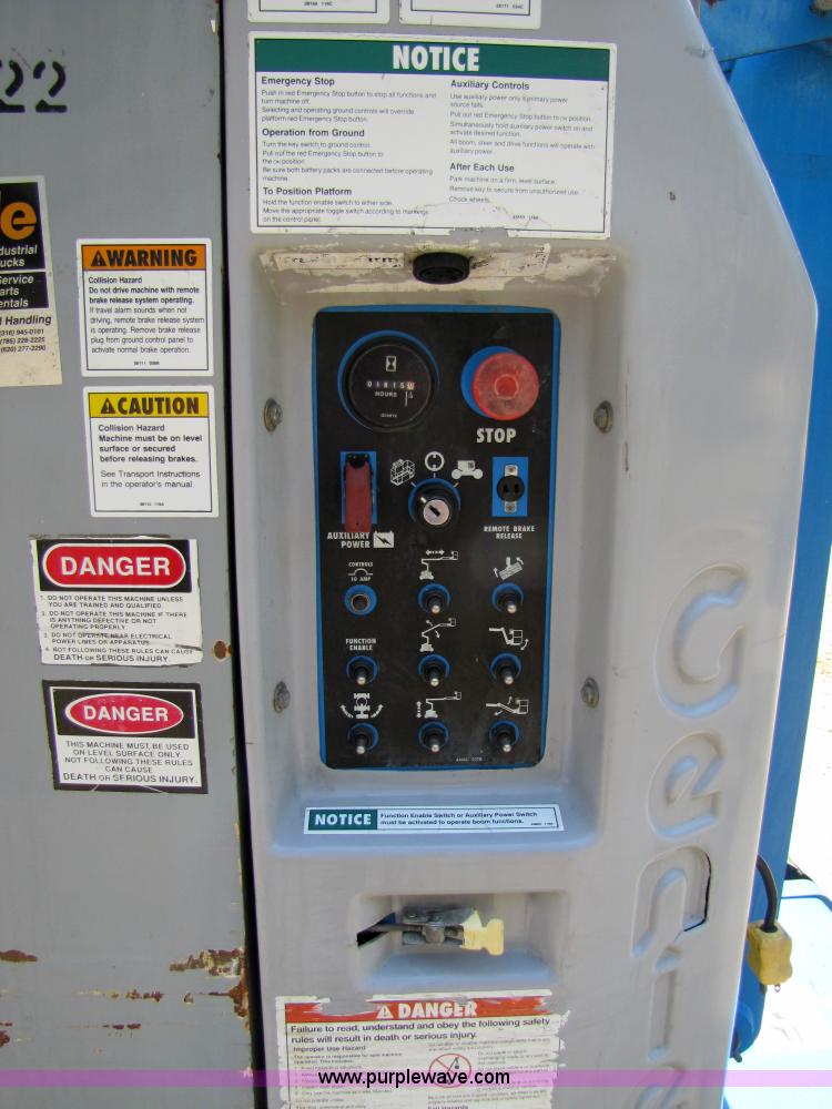 image for item 9007 1997 Genie Z-30/20 boom lift