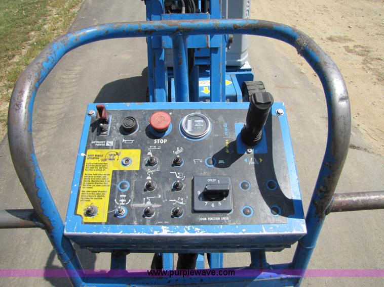 image for item 9007 1997 Genie Z-30/20 boom lift