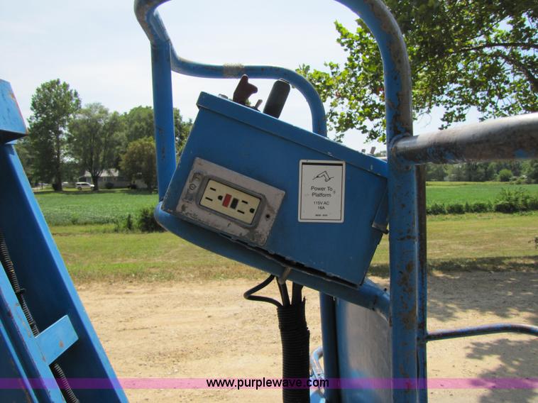 image for item 9007 1997 Genie Z-30/20 boom lift