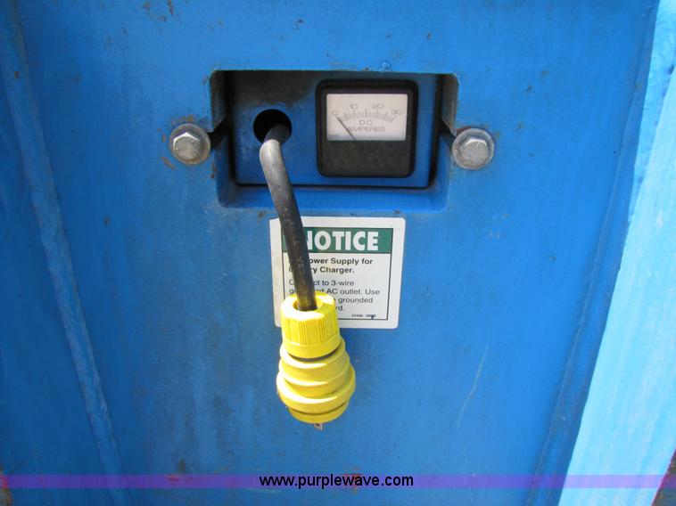 image for item 9007 1997 Genie Z-30/20 boom lift