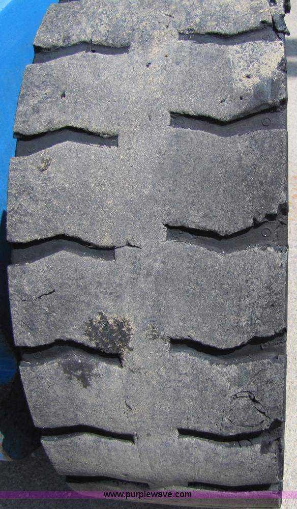 image for item 9007 1997 Genie Z-30/20 boom lift